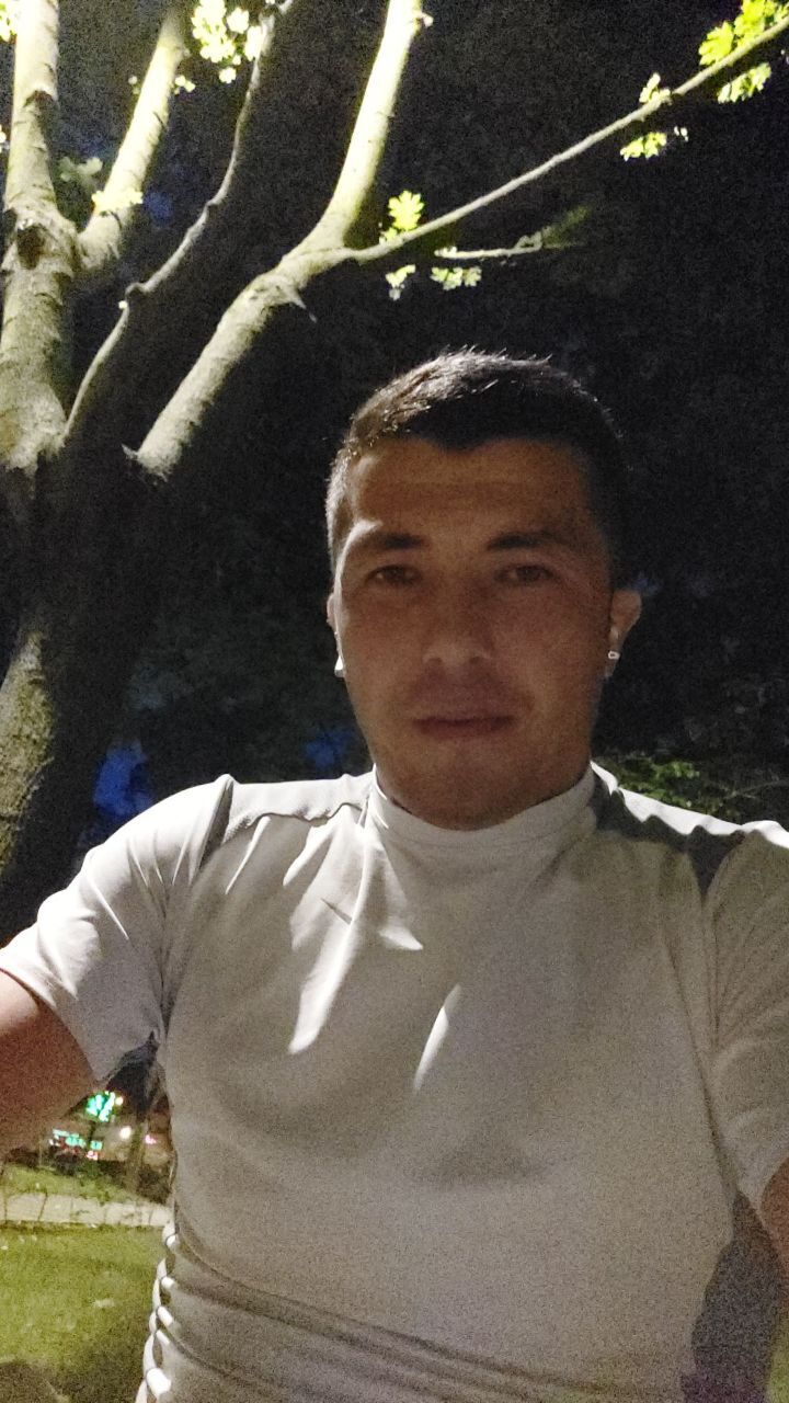  45324399  Erik, 35 ,    Praha