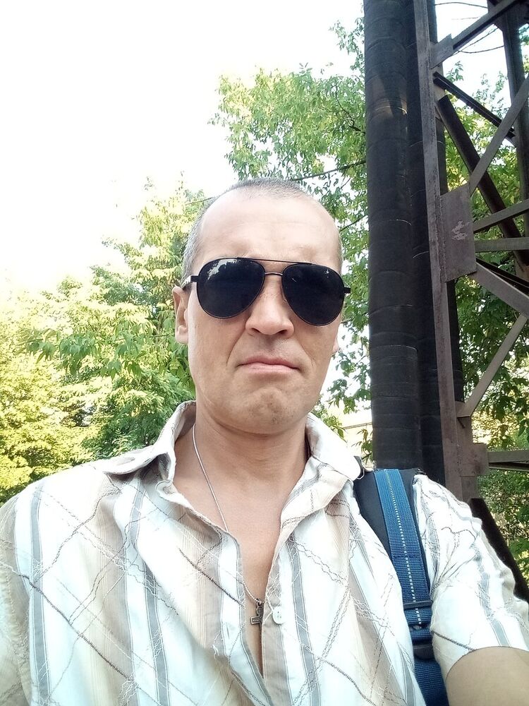  20770879  , 48 ,    