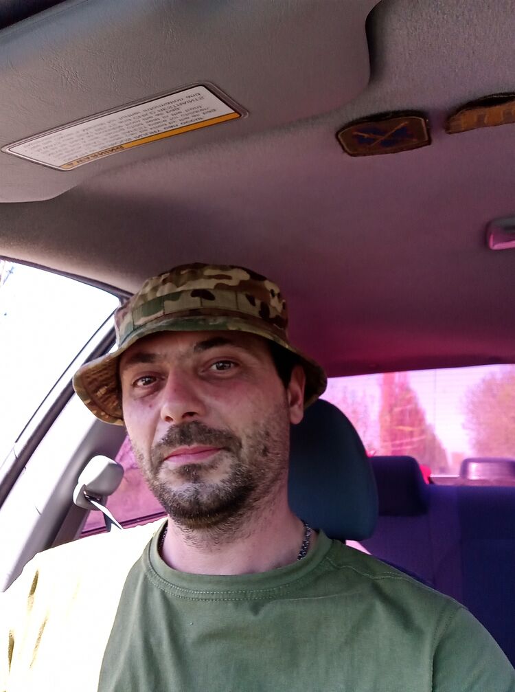  52080979  Serge, 35 ,    