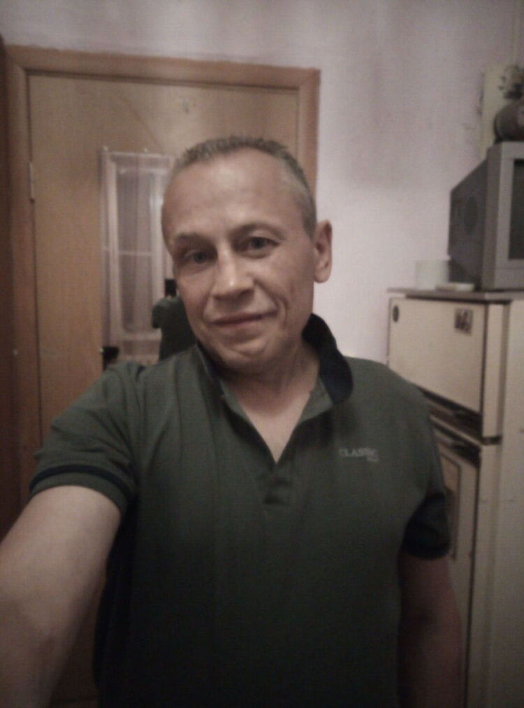  28392229  , 52 ,    