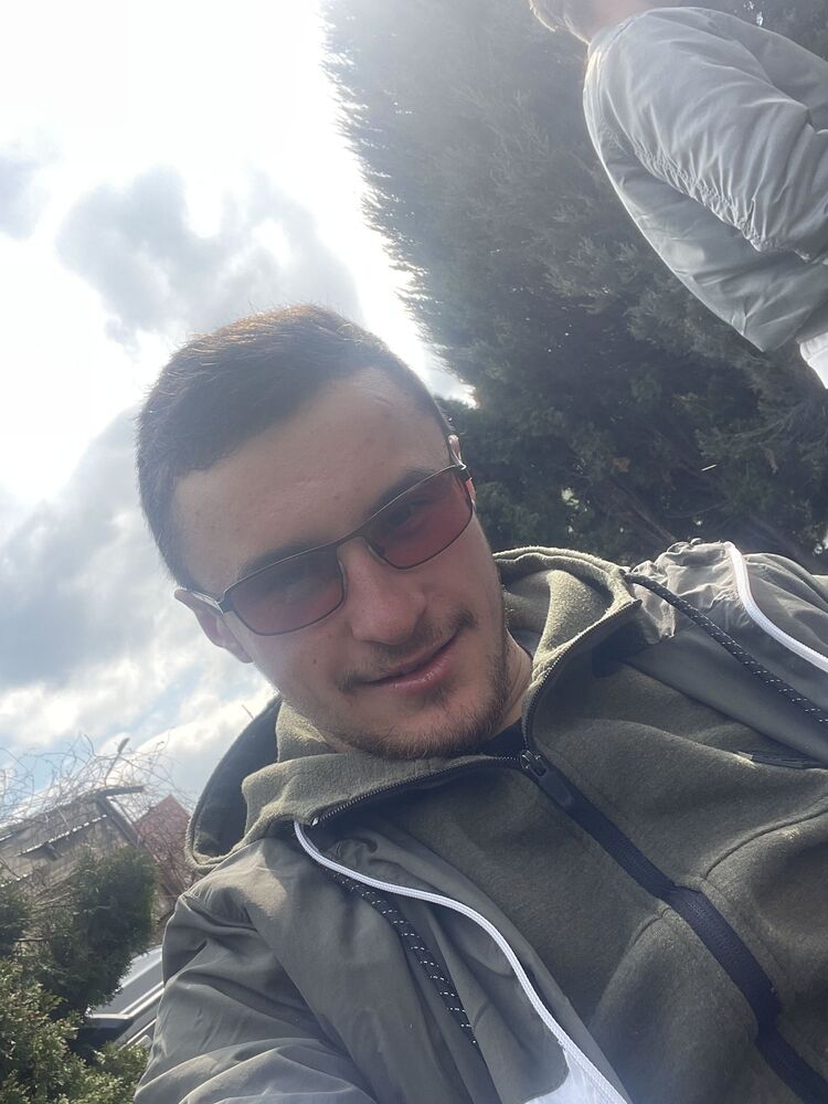  34943729  Ivan, 23 ,    
