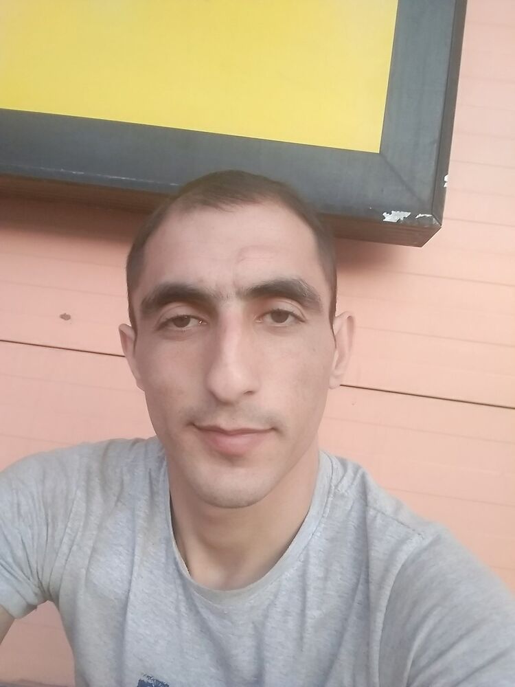  16317969  Narek, 36 ,    