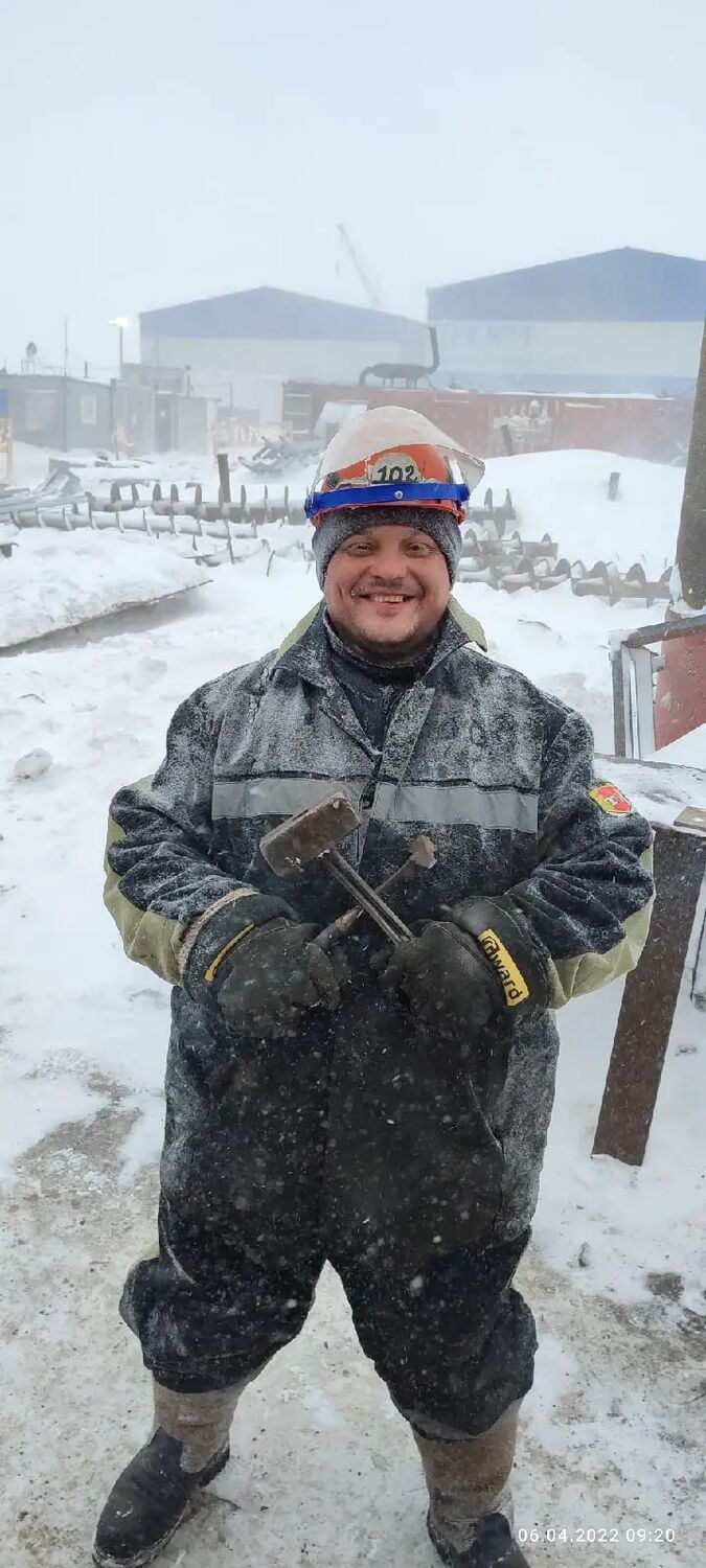  53042359  , 40 ,    -