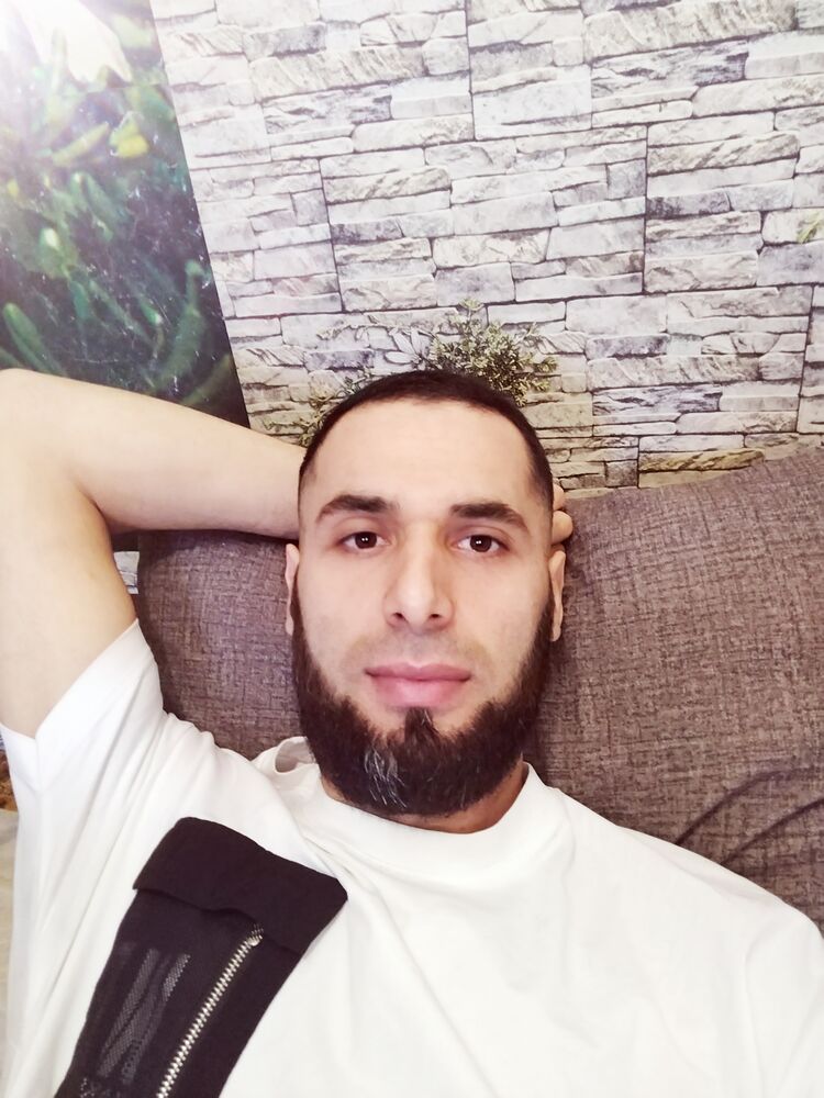  30441559  Muslim, 36 ,    