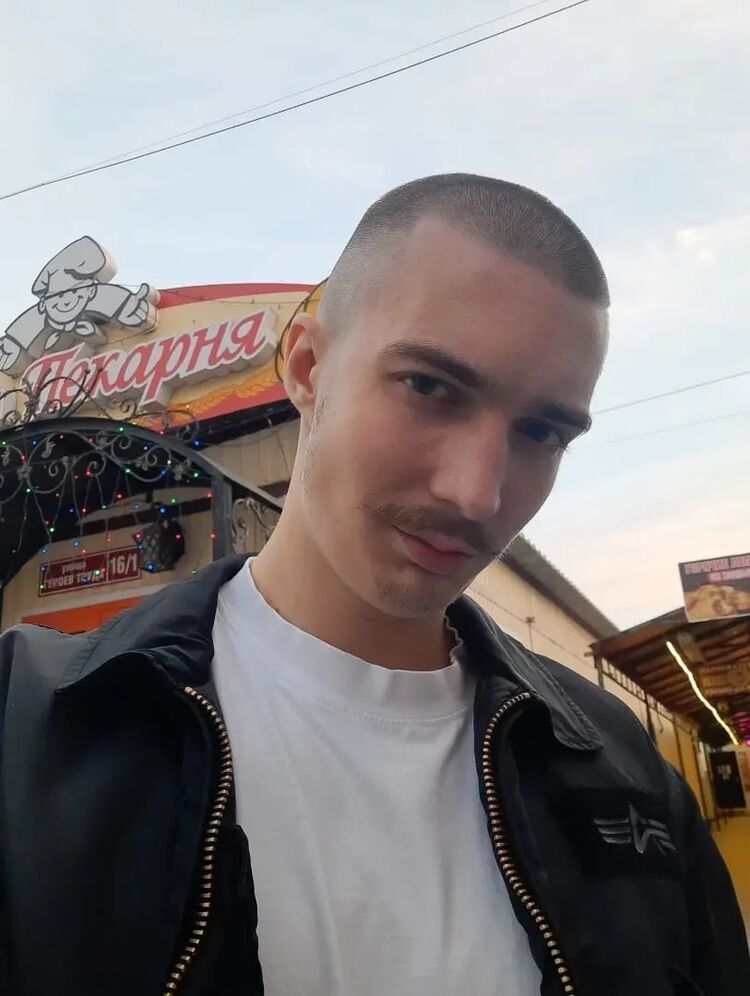  33657629  Pavel, 24 ,    