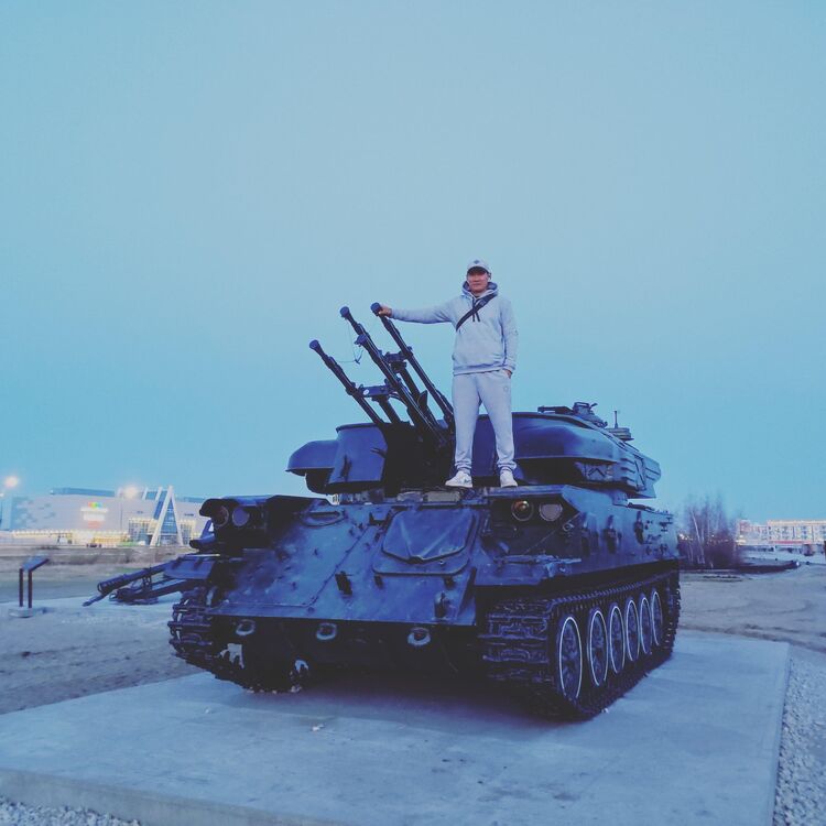  ,   Artem, 32 ,   ,   