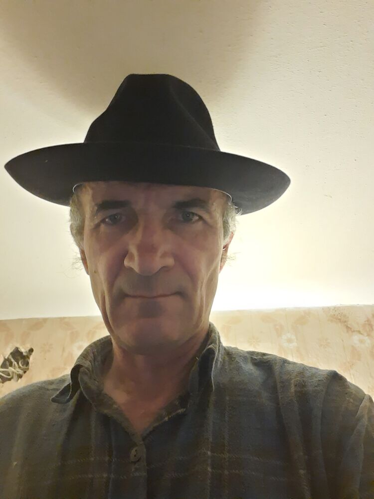  52823109  , 57 ,     
