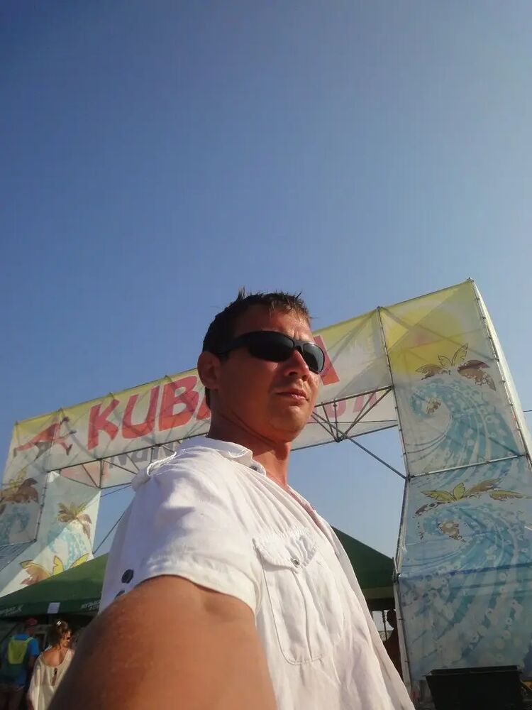  36522179  Andrey, 41 ,    
