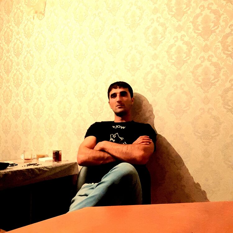  --,   Ali, 40 ,   ,   