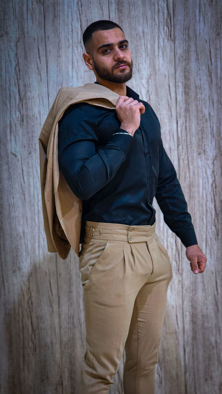  ,   Muntader, 24 ,   ,   