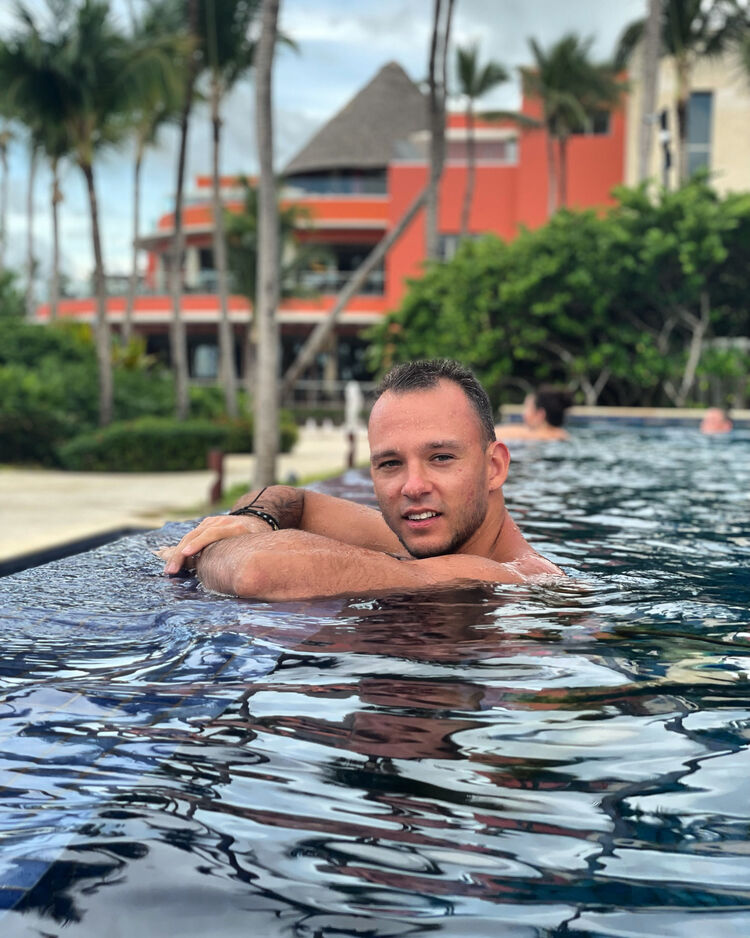 ���� 25934739 ������� ����, 33 ����, ���� ���������� � ������������-��-�����