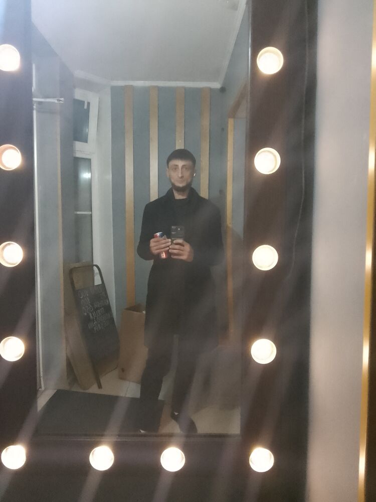  47668329  Yaroslav, 33 ,    
