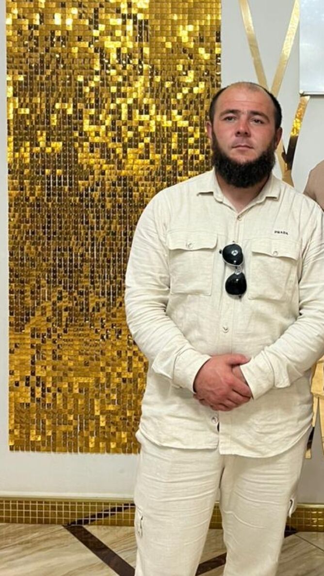  46099579  , 37 ,    