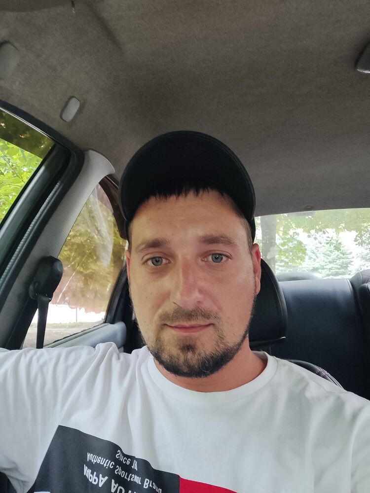  ,   Denis, 38 ,   ,   