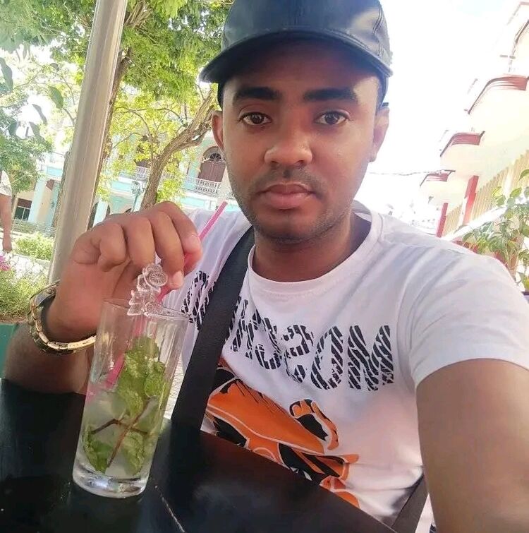  ,   Antony, 32 ,   ,   , c 
