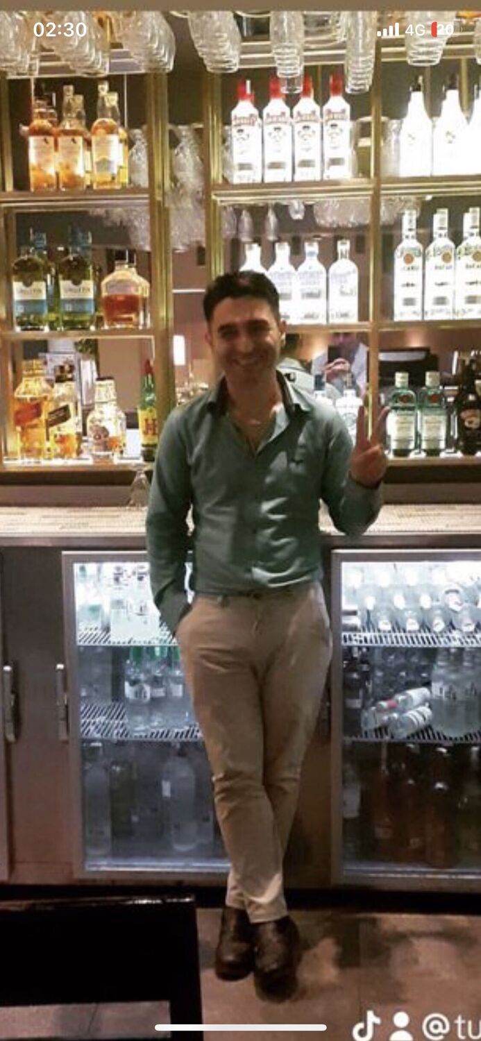  39389239  Tuncay, 37 ,    