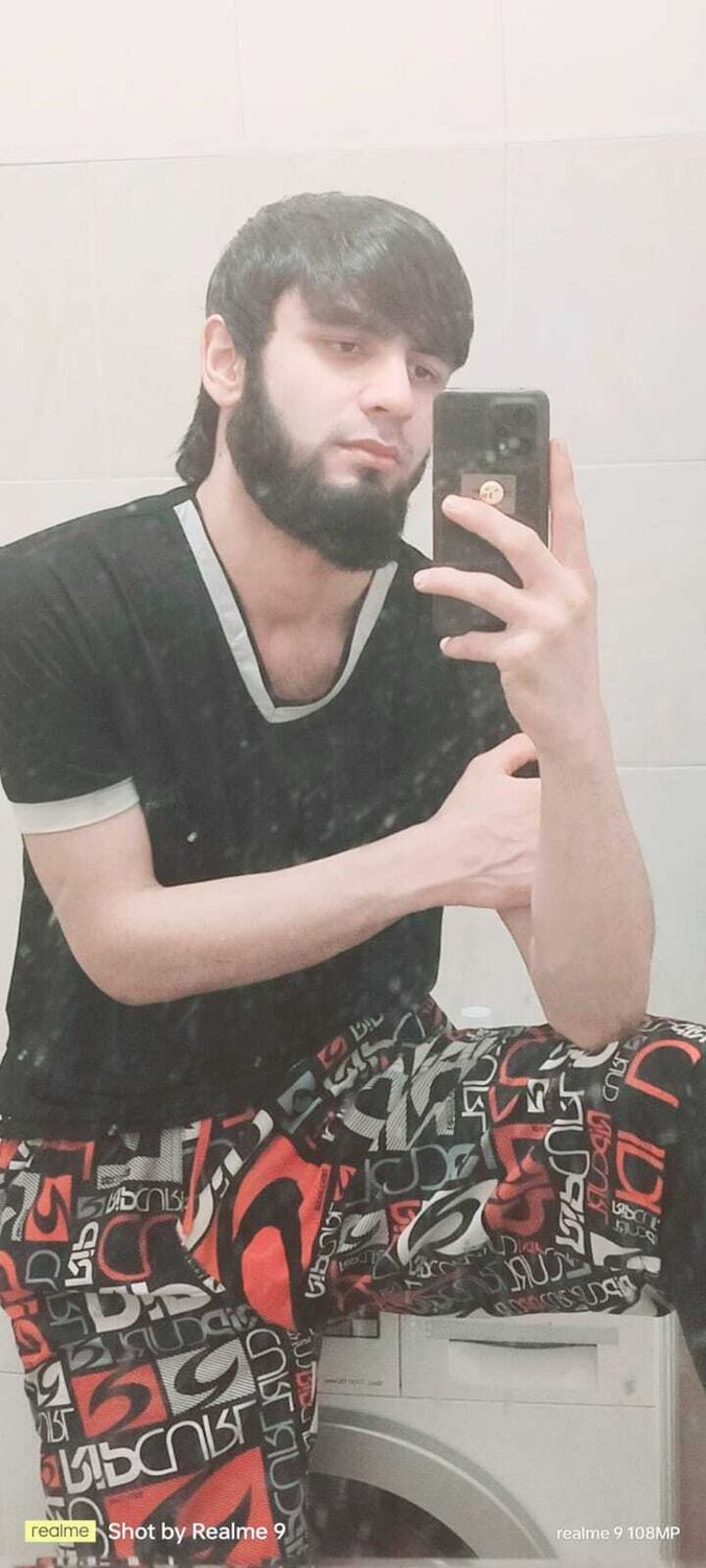  35990629  Shakh, 21 ,    