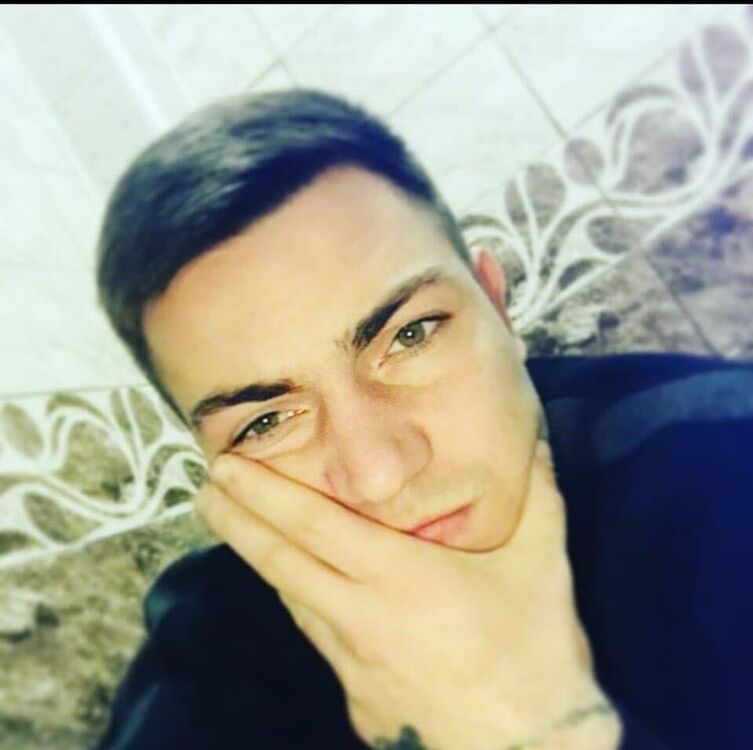  ,   Viktor, 29 ,   ,   