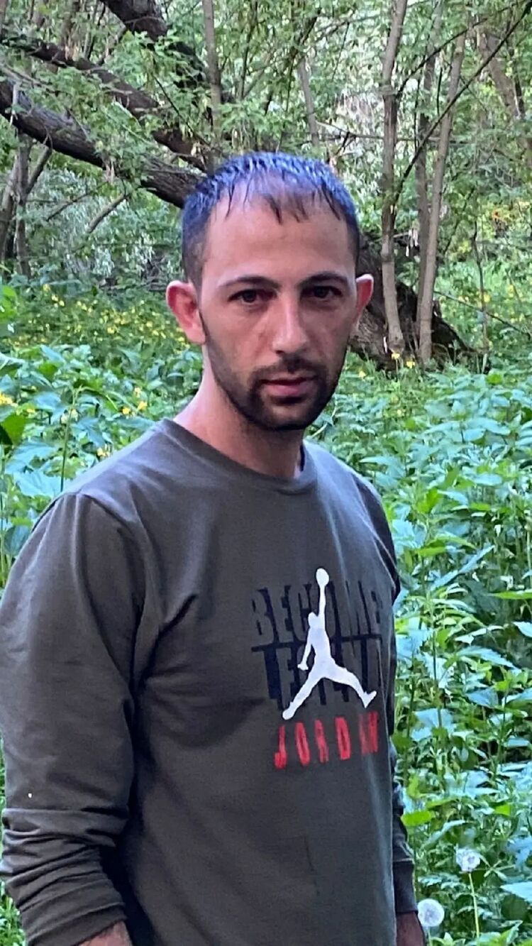  40095889  , 34 ,    