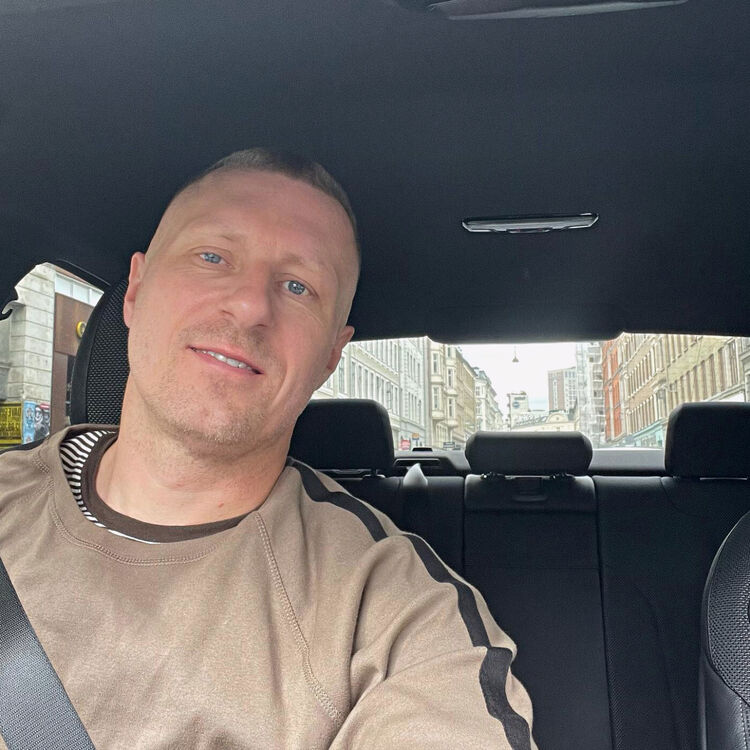  53832619  , 39 ,    --