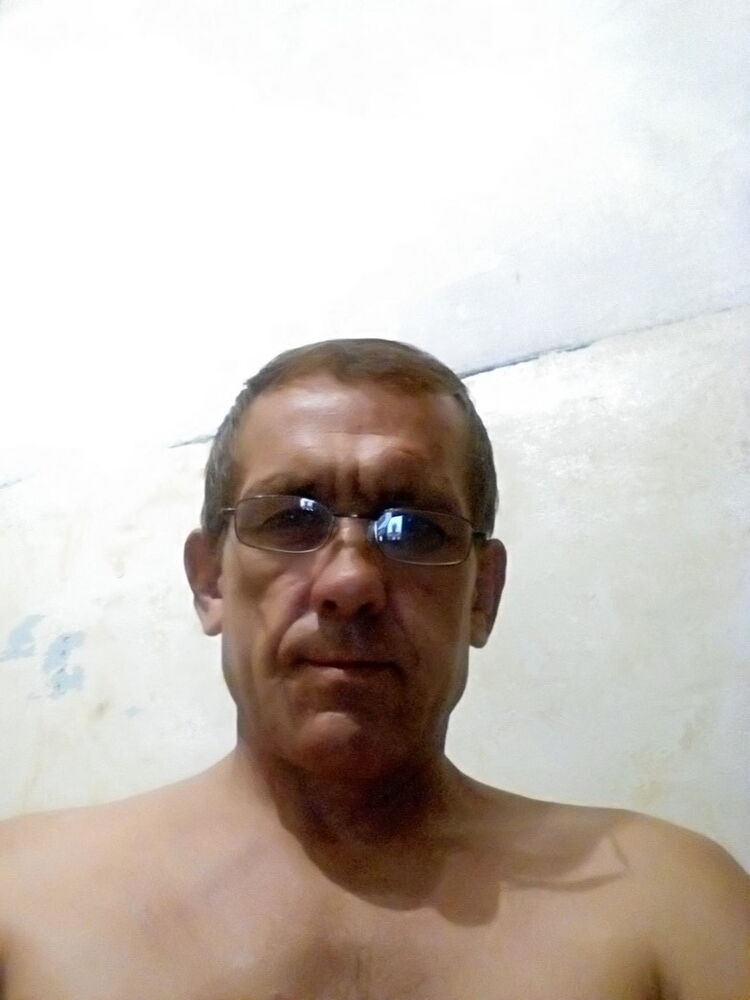  7718329  Alexandr, 60 ,    