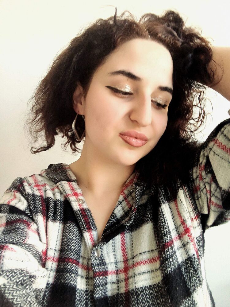  -,   Marina, 34 ,   ,   