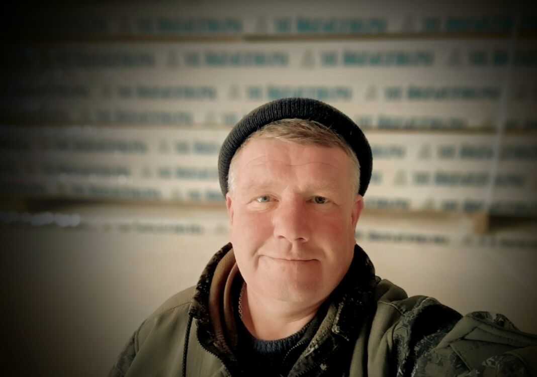  46832309  , 48 ,    