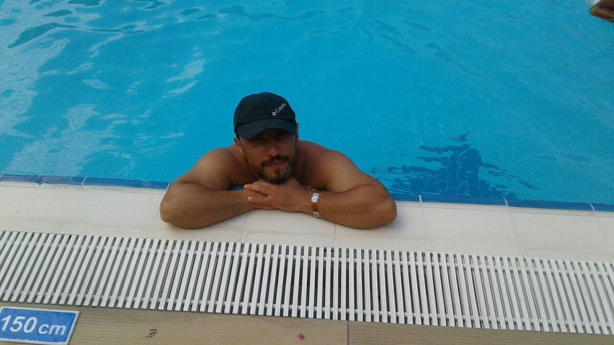  20049169  Yusuf, 42 ,    