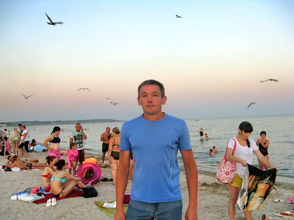  48394669  Nikolai, 46 ,    