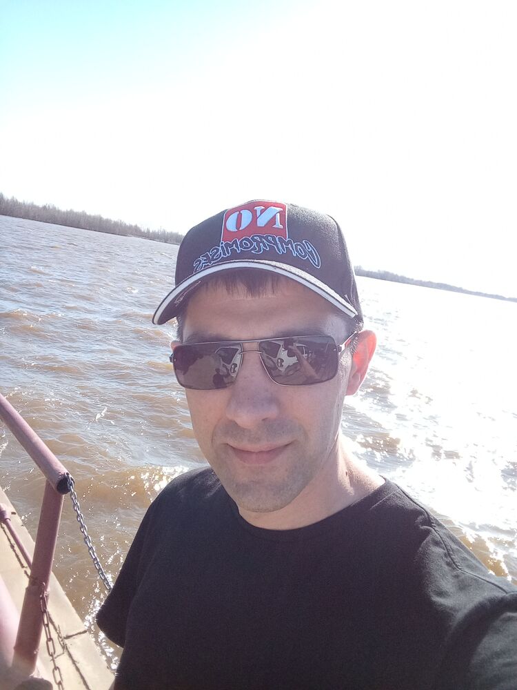  51382509  Nikolai, 37 ,    