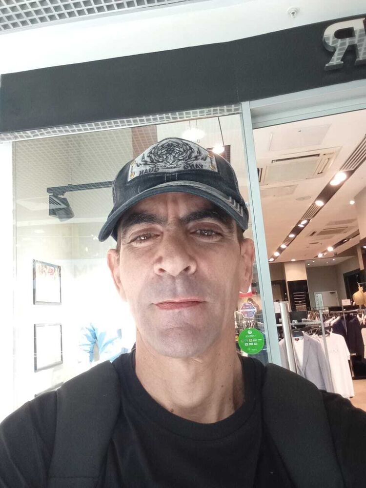  46920019  Francis, 49 ,    Charenton-Le-Pont
