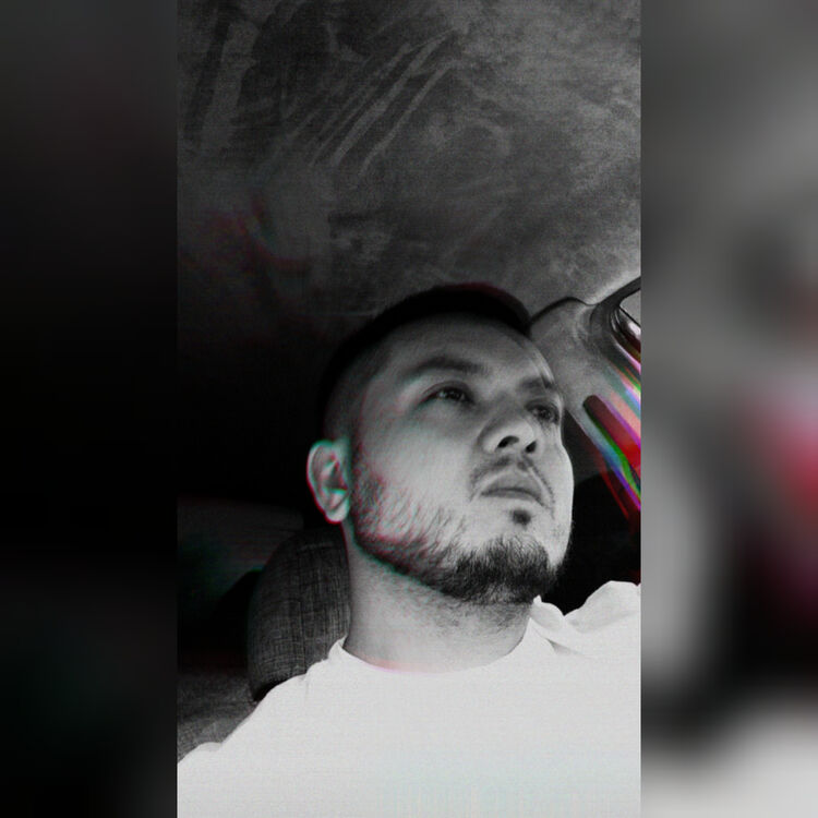  23954369  King, 35 ,    