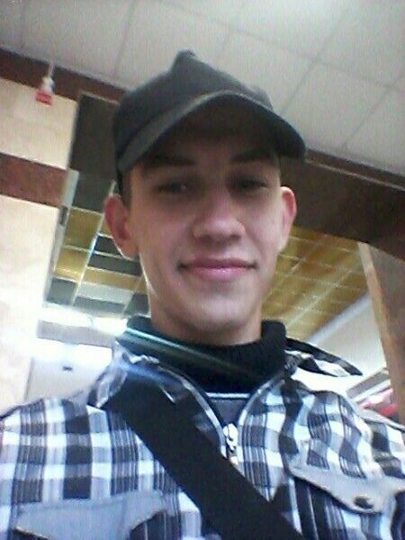  42232269  Anton, 24 ,    