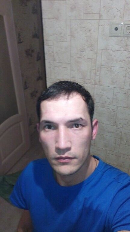  52861549  Mansur, 38 ,    