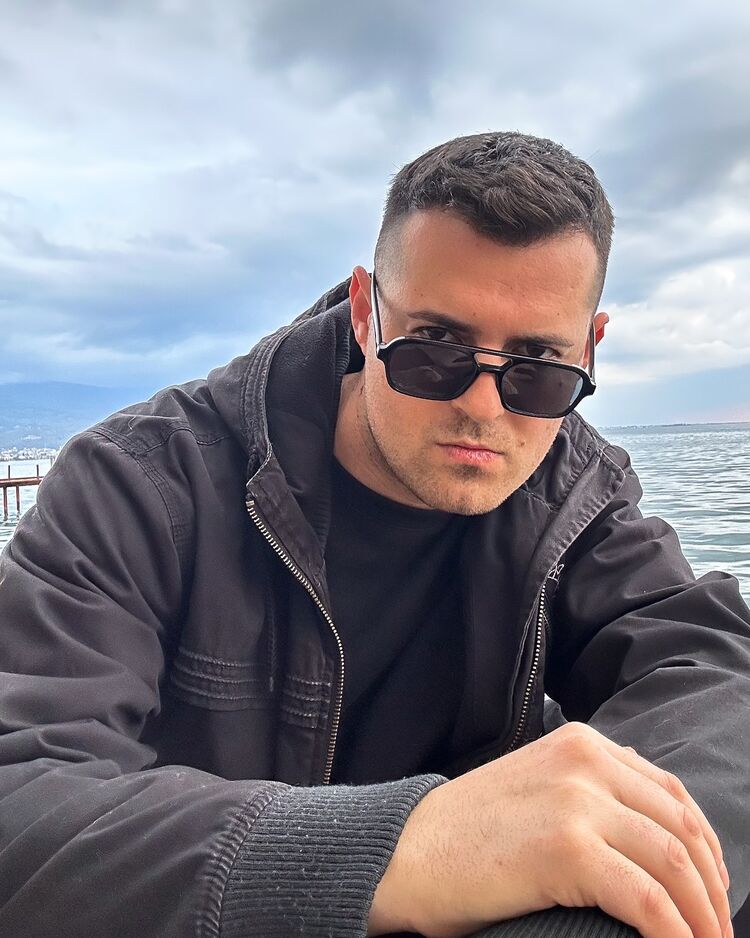  ,   , 33 ,   ,   