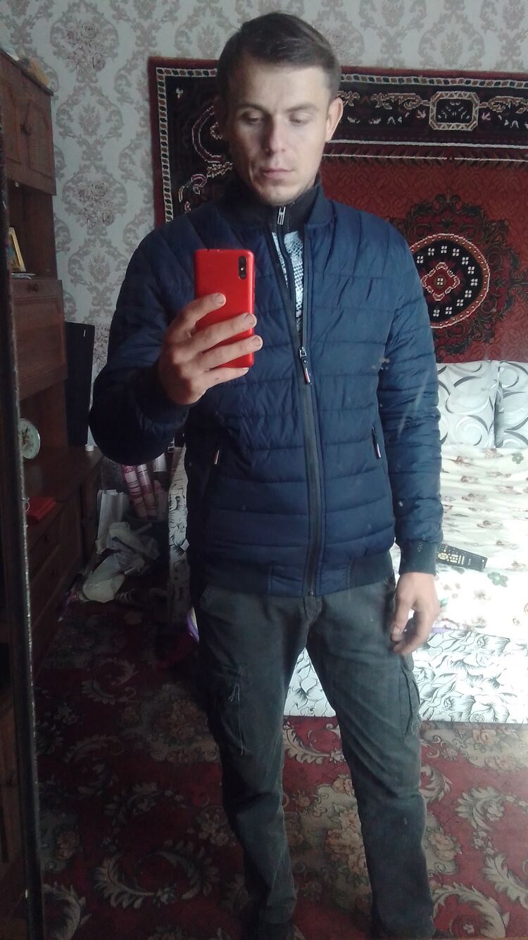  24112809  Sergij, 34 ,    