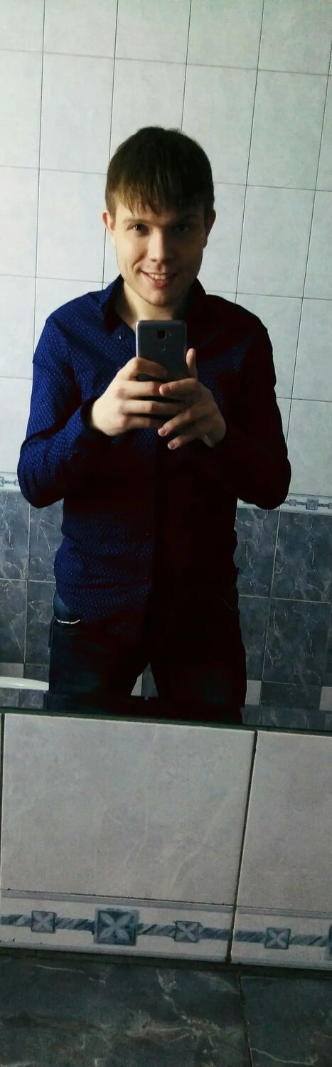  46609679  Roman, 33 ,    
