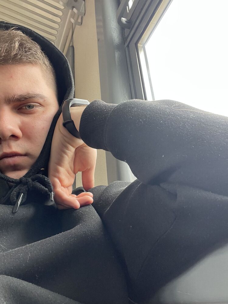  42435619  , 24 ,    