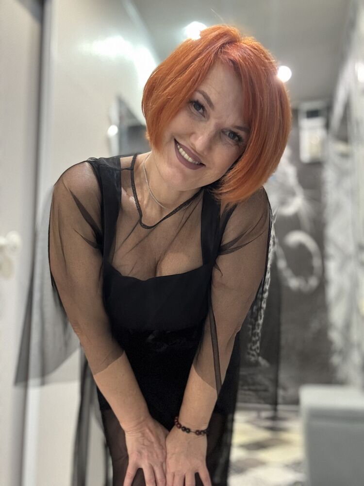  54133049  Lara, 53 ,    