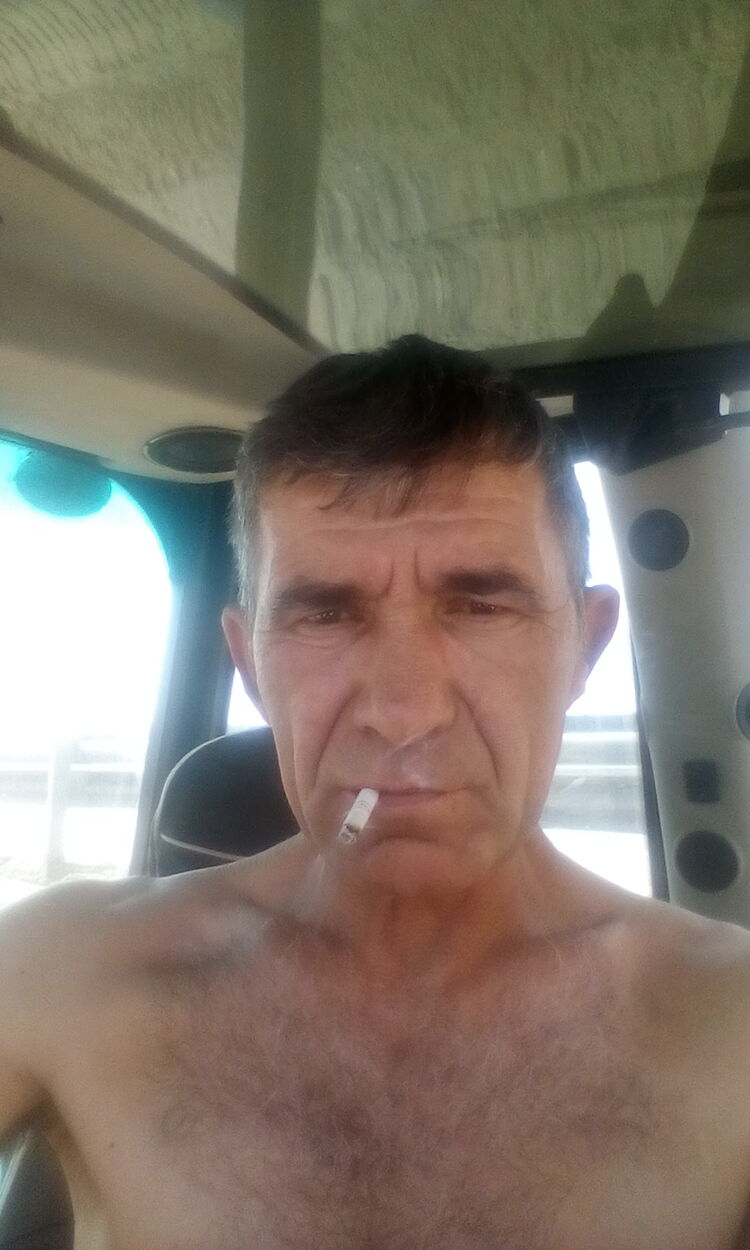  41121479  Igor, 60 ,    