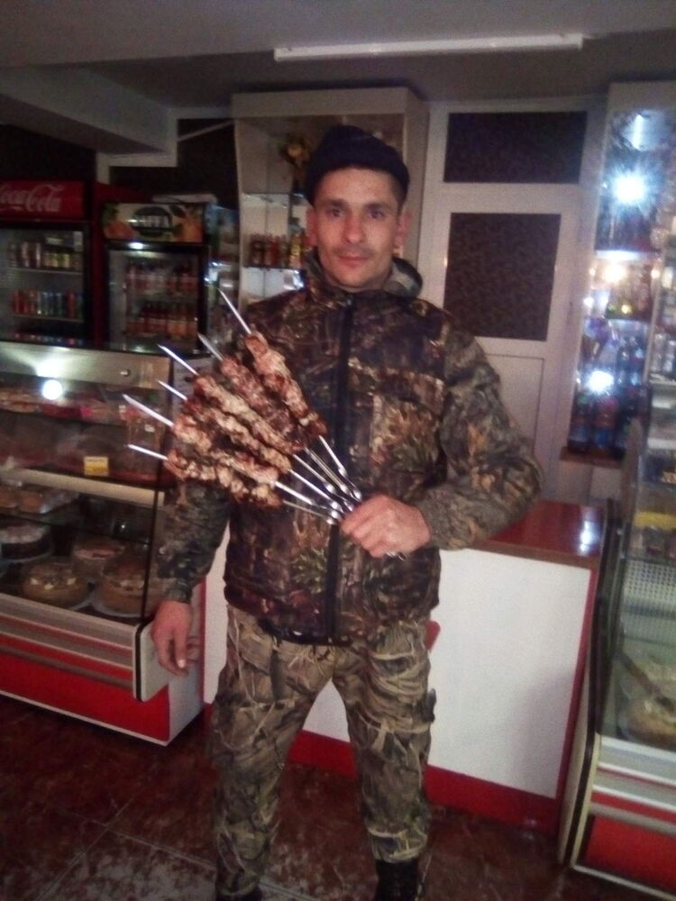  49589869  Fedor, 40 ,    