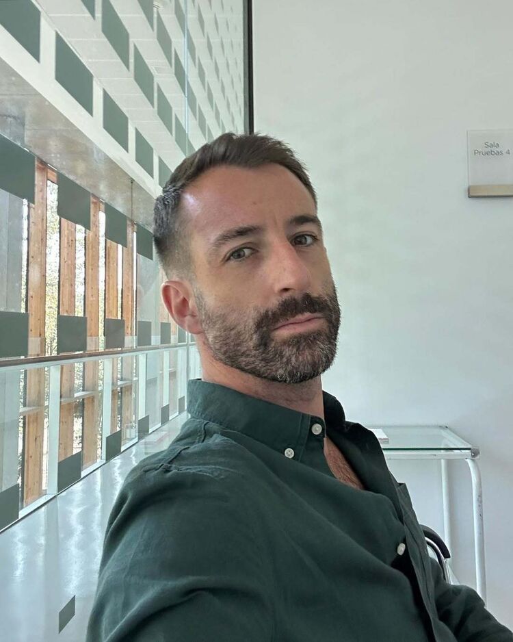  51105829  , 37 ,    