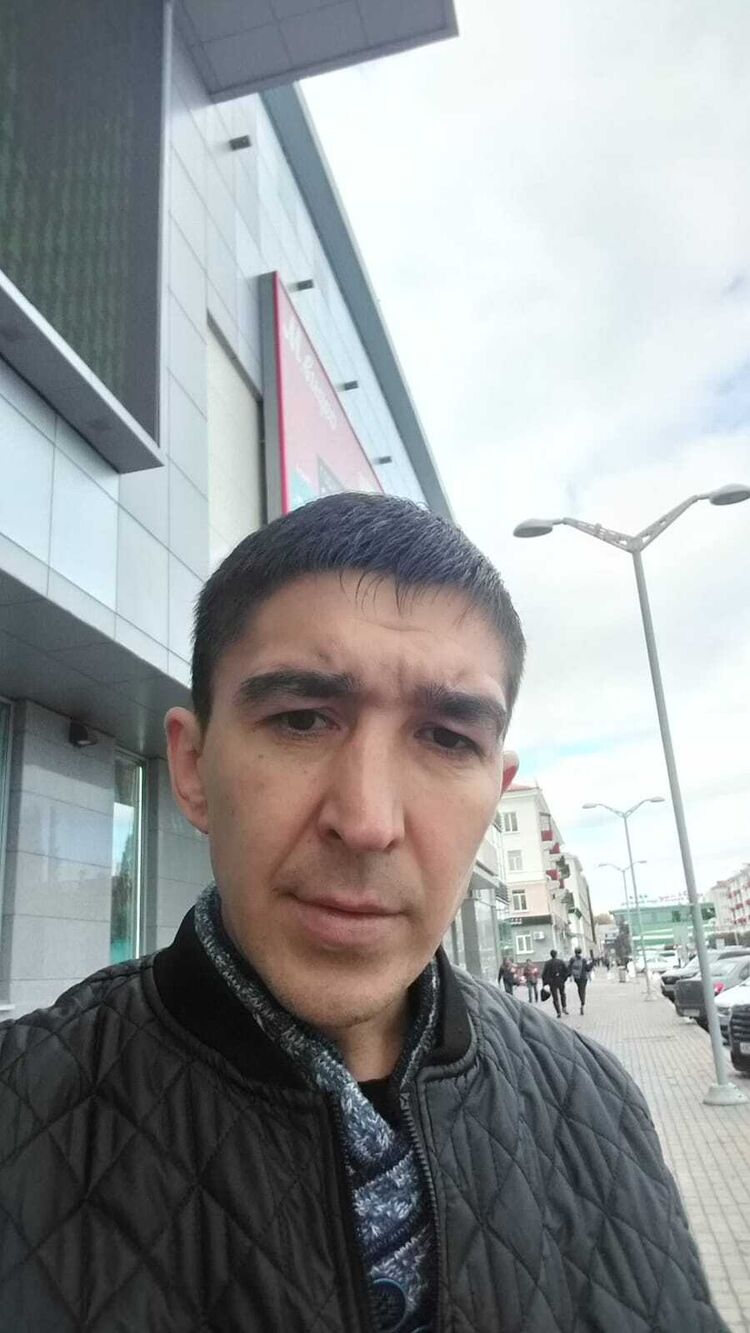  53538839  Fanis, 37 ,    