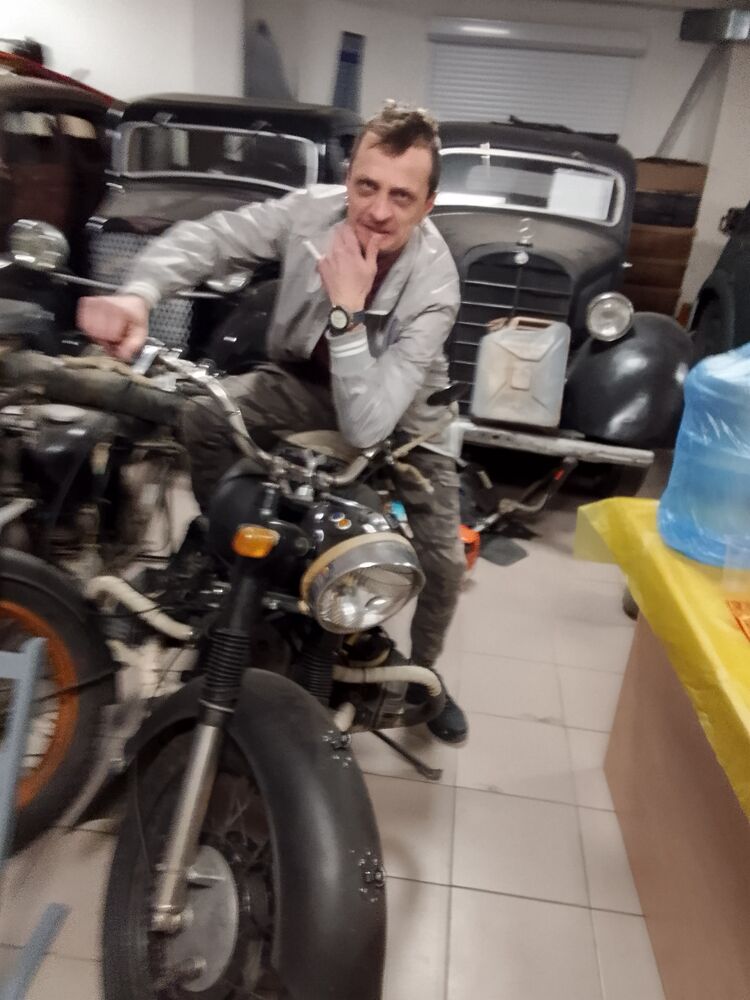  49560819  , 39 ,    