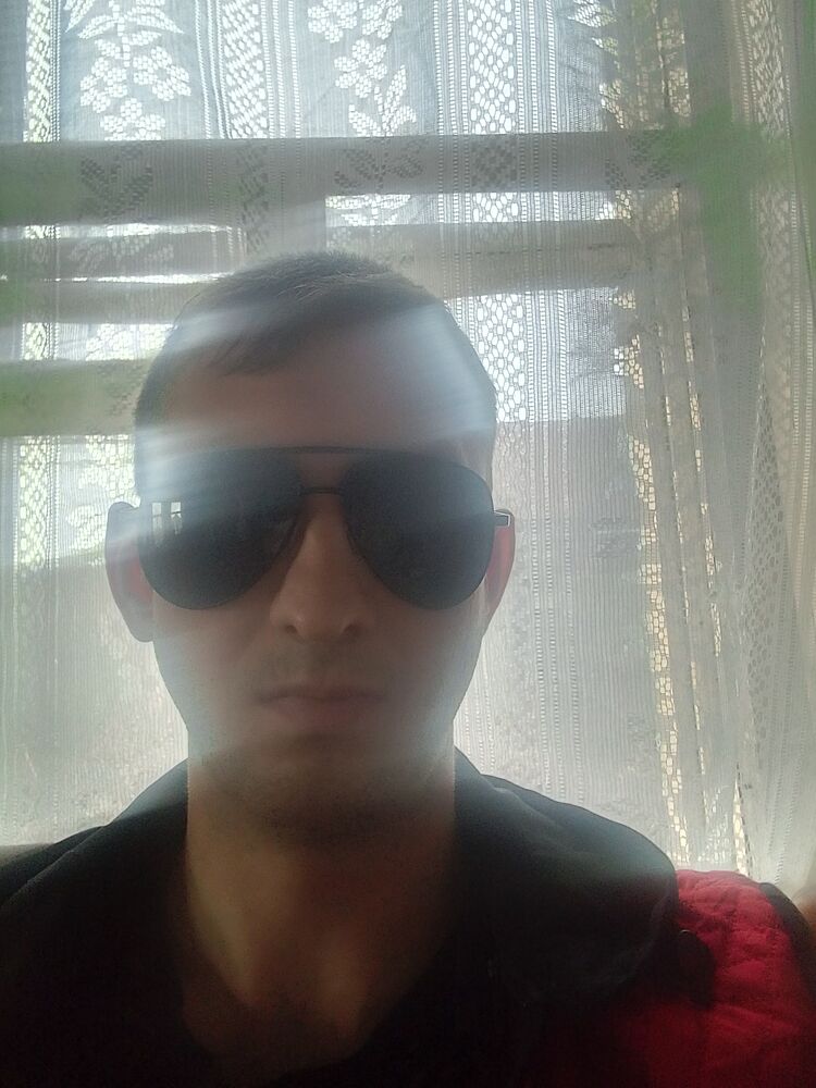  34412869  Mikhail, 27 ,    