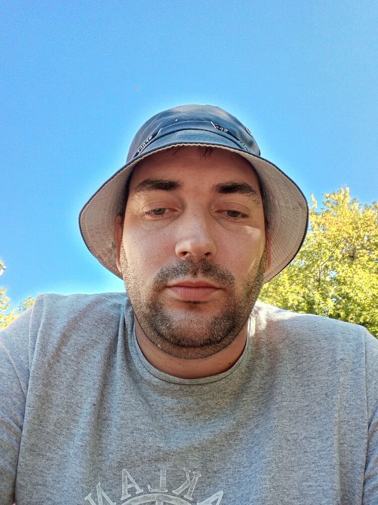  28427099  Anton, 40 ,    