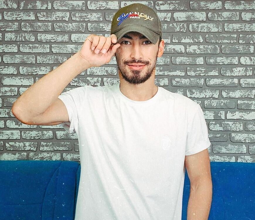  31416089  Ilyos, 30 ,    