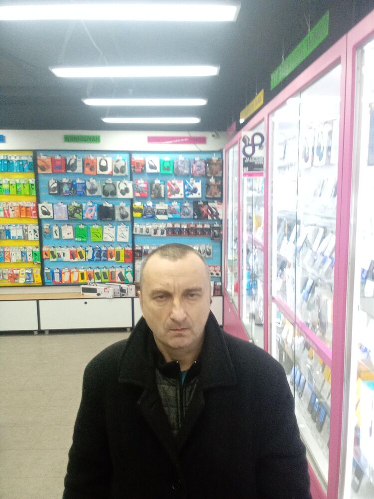  49160929  Andrey, 52 ,    