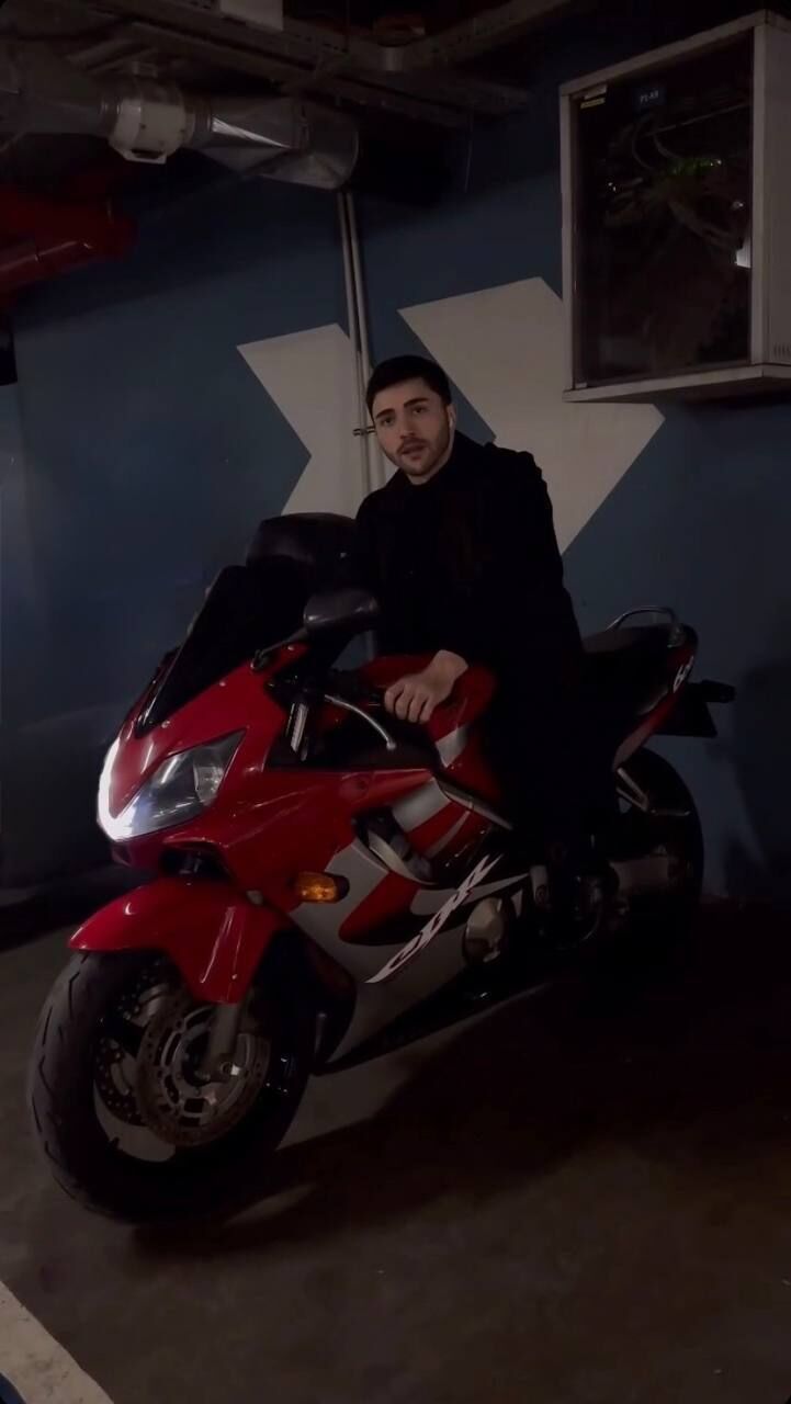  49913059  , 32 ,    -