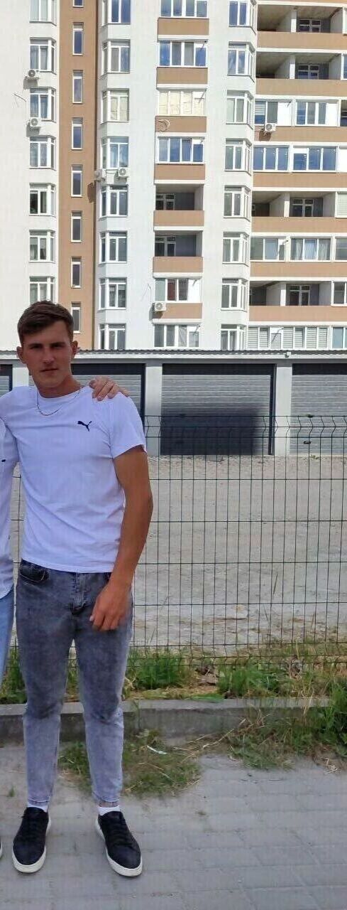  53791939  Ihor, 22 ,    